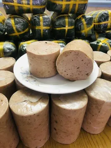 Hình ảnh Chả lụa Bình Định thơm ngon cây 500gr