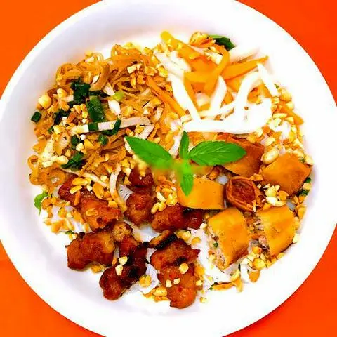 Hình ảnh Bún thịt nướng đầy đủ