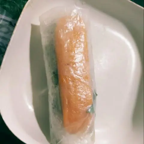 Hình ảnh gỏi cuốn xúc xích