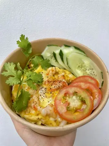 Hình ảnh Cơm tôm phủ trứng