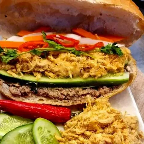 Hình ảnh Bánh mì pate chà bông 