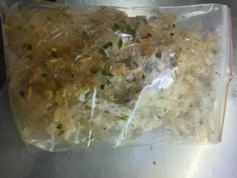 Hình ảnh bánh tráng mỡ hành ko cay ăn là cuốn