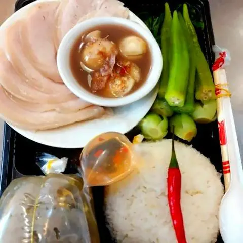 Hình ảnh Cơm thịt luộc cà pháo mắm tôm