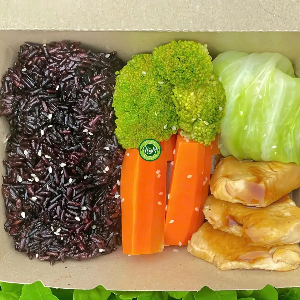 Hình ảnh Cơm Gạo Lứt Ức Gà Sốt Teriyaki