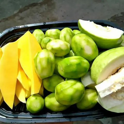 Hình ảnh Xoài, Cóc Non, Ổi - Khay 1kg