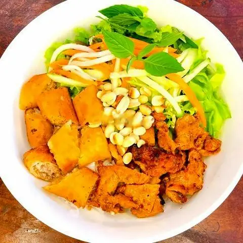 Hình ảnh Bún thịt nướng chả giò
