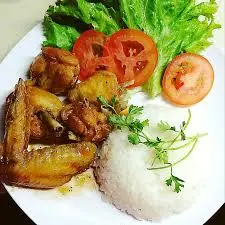 Hình ảnh Cơm chiên cánh gà nước mắm