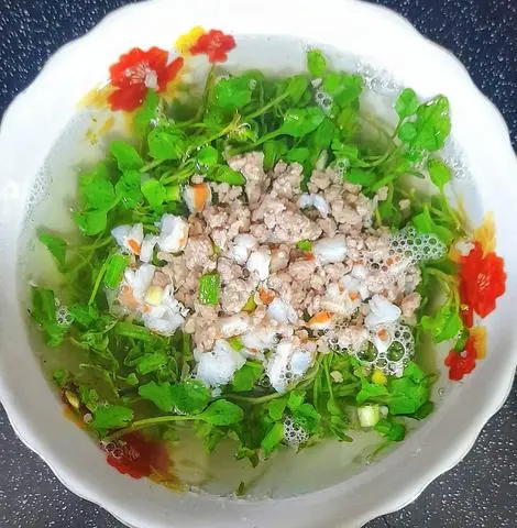 Hình ảnh Canh rong biển phile cá lóc thịt bằm