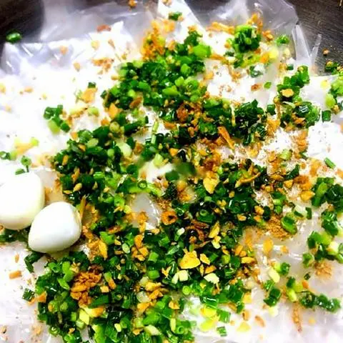 Hình ảnh Bánh tráng mỡ hành trứng cút- lớn