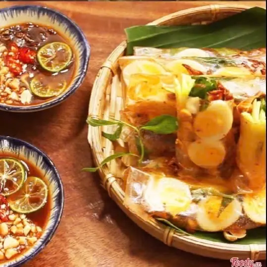 Hình ảnh Bánh tráng cuốn chấm sốt me