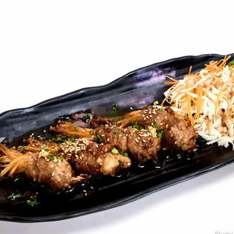 Hình ảnh Bò cuộn nấm kim châm