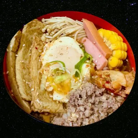 Hình ảnh canh kim chi chả cá thịt bằm+cơm trắng
