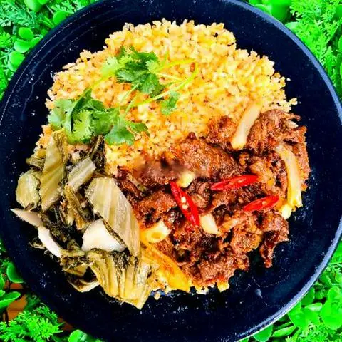 Hình ảnh Cơm chiên bò sa tế