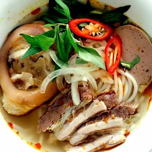 Hình ảnh Bún bò giò chả