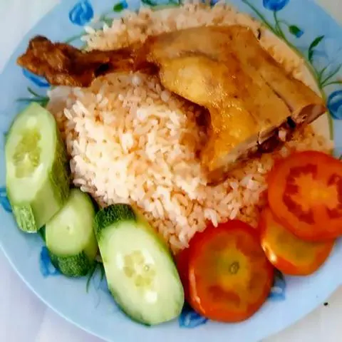 Hình ảnh Cơm gà phần nhỏ