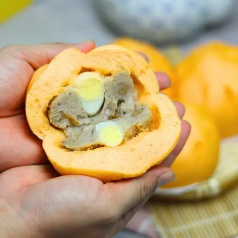 Hình ảnh Bánh bao trứng thịt