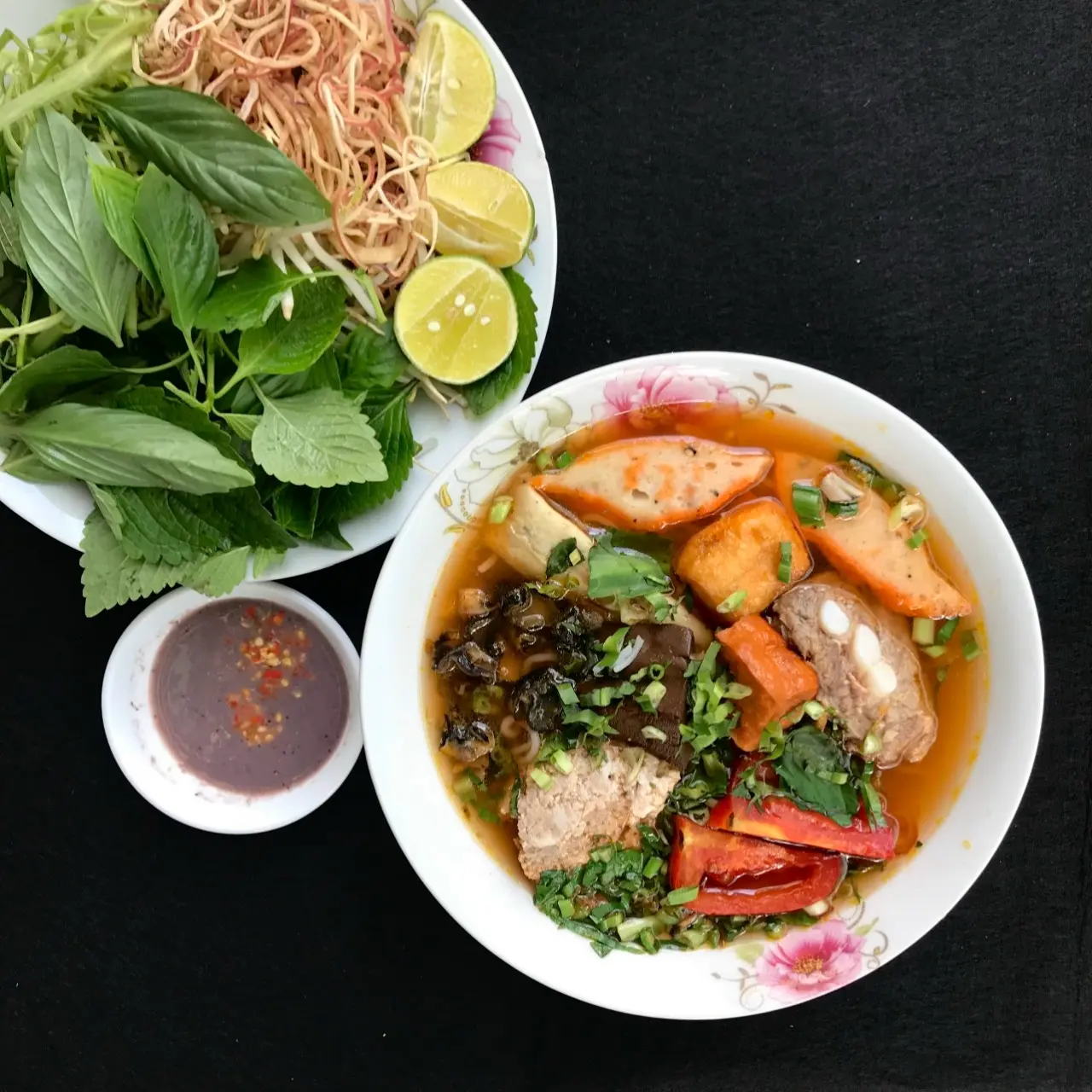 Hình ảnh Bún riêu đặc biệt
