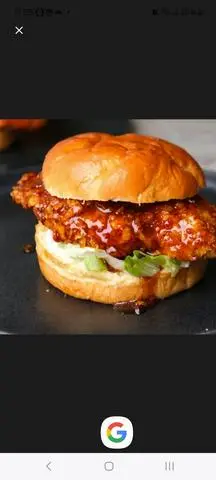 Hình ảnh Burger gà chiên giòn sốt BBC