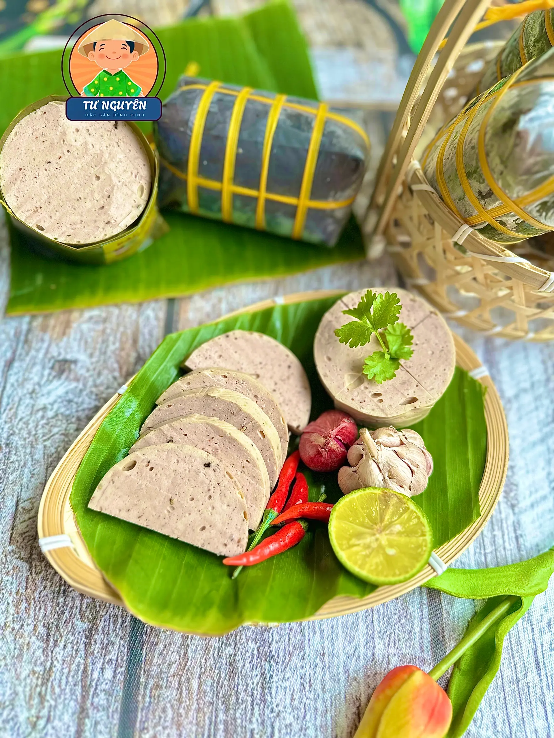 Hình ảnh Chả lụa heo Bình Định - cây 500gr