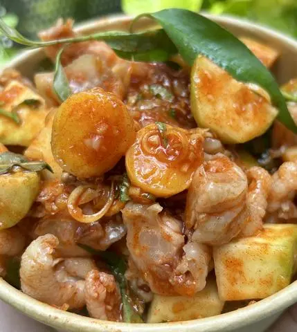 Hình ảnh Chân gà mix trứng non lớn - trứng nhiều 