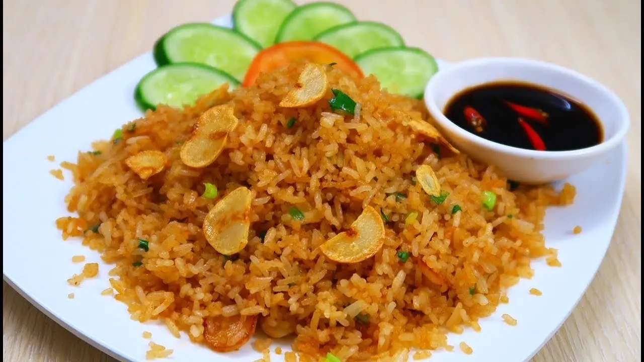 Hình ảnh Cơm chiên tỏi trứng