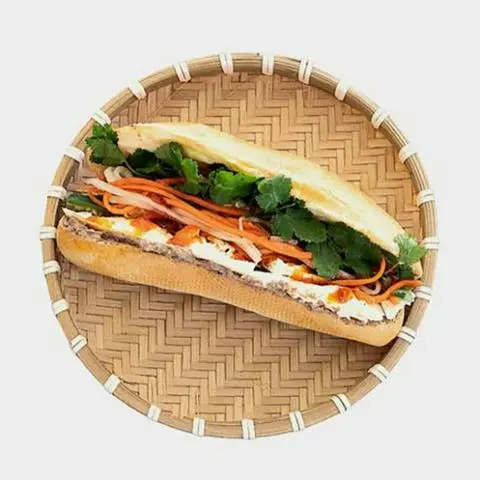 Hình ảnh Bánh Mì Tươi - Trứng Khuấy Pate , Bơ  , Chà Bông 
