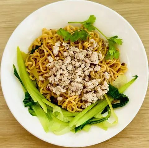 Hình ảnh Mì Trộn thịt heo bằm