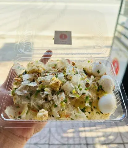 Hình ảnh Bánh Tráng Trộn Mỡ Hành Tóp Mỡ