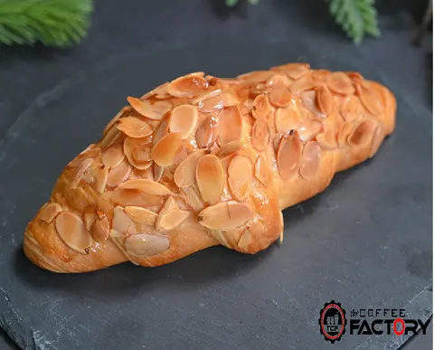 Hình ảnh Croisant Hạnh Nhân