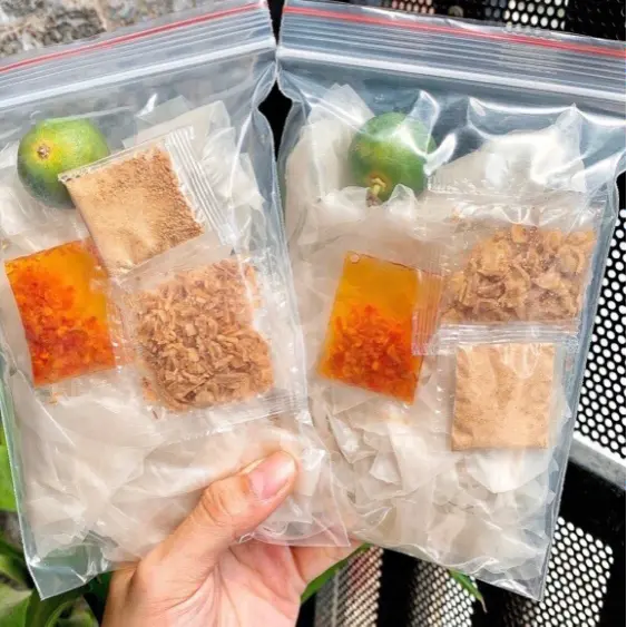 Hình ảnh Bánh tráng phơi sương sa tế tắc muối hành phi