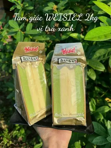 Hình ảnh Bánh tam giác vị trà xanh combo sữa ngô