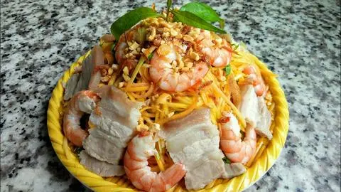 Hình ảnh Gỏi đu đủ tôm thịt