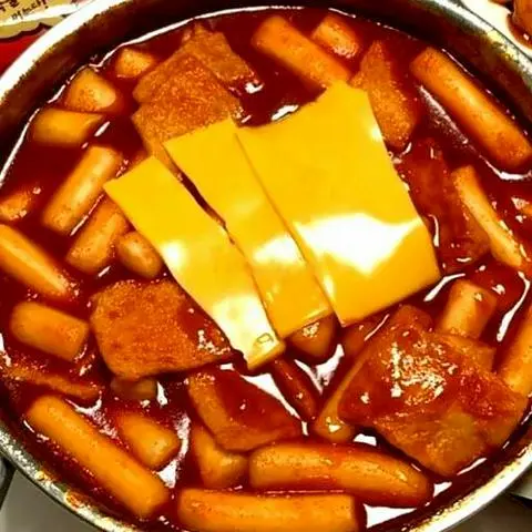 Hình ảnh Tokbokki đặc biệt phô mai lát