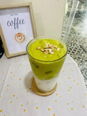 Hình ảnh Bơ già dừa non