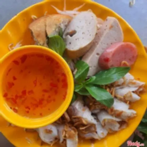 Hình ảnh bánh cuốn nhân hành phi chả đặc biệt 
