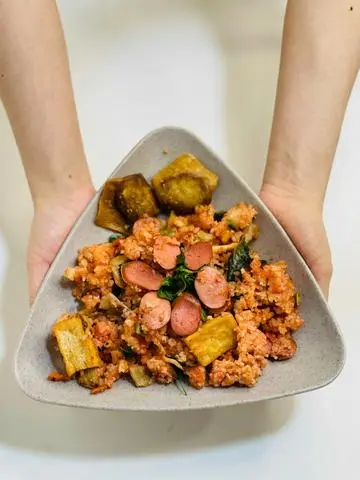 Hình ảnh Cơm chiên lá quế chay