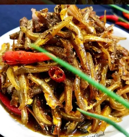 Hình ảnh Cơm Cá Cơm Kho Khô