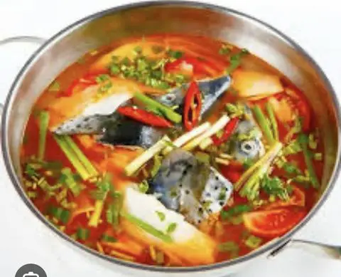 Hình ảnh Lẩu Cá Hồi Măng Chua 