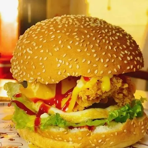Hình ảnh Burger Gà Giòn + Phô Mai