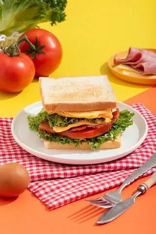 Hình ảnh Sandwich trứng bacon phô mai