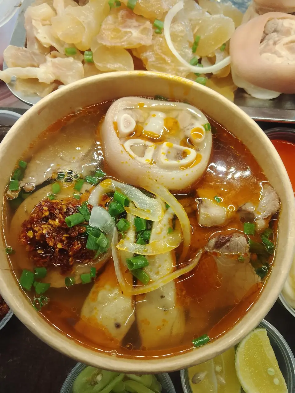 Hình ảnh Bún bò thập cẩm không giò heo.