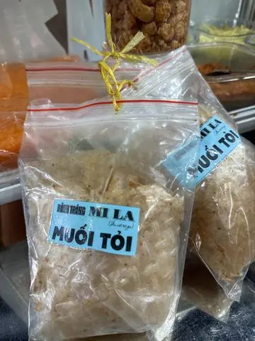 Hình ảnh Bánh tráng muối tỏi