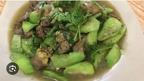 Hình ảnh Lòng gà xào mướp