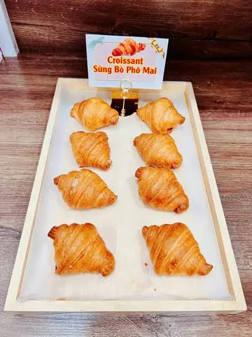 Hình ảnh Croissant Sừng Bò Phô Mai Ngàn Lớp