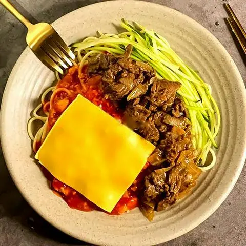 Hình ảnh Mì ý sốt bò BBQ phô mai lát