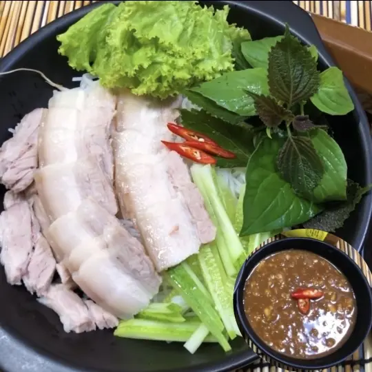 Hình ảnh BÚN MẮM NÊM THỊT LUỘC
