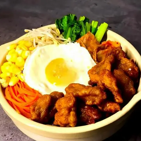 Hình ảnh Cơm trộn trứng chảy da gà chiên bột
