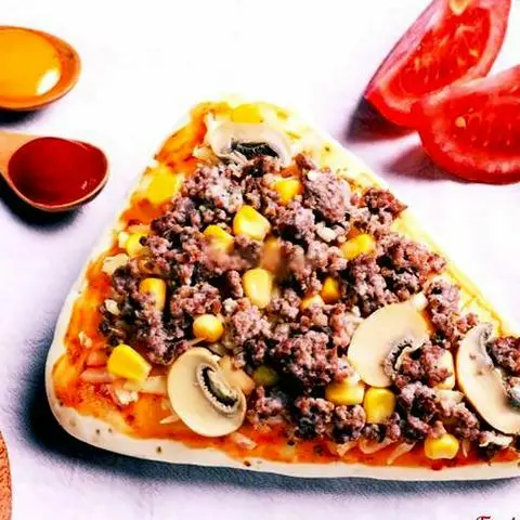 Hình ảnh Pizza tam giác bò Ý phô mai
