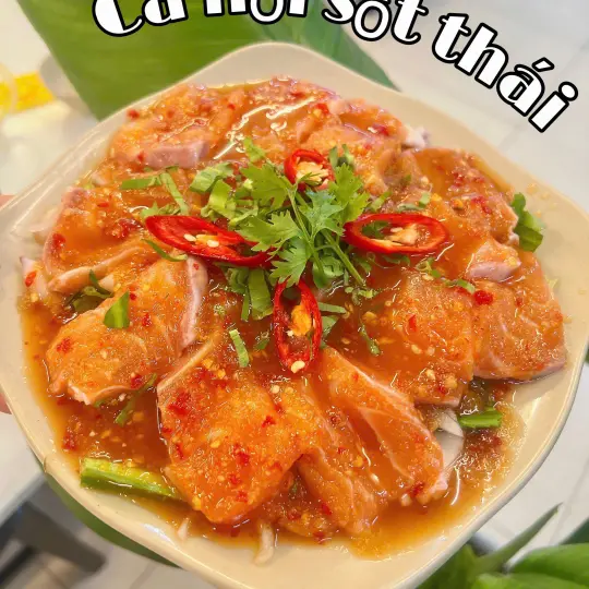 Hình ảnh Cá hồi sốt thái