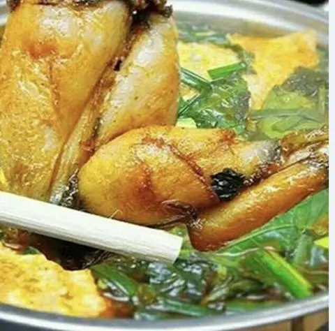 Hình ảnh Lẩu ếch măng chua lớn